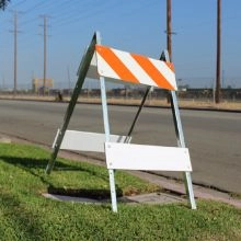 Type I Heavy Duty Plastic Panel Barricade - 4